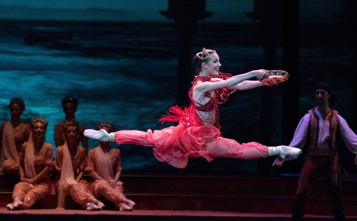 Solo met tamboerijn in Le Corsaire